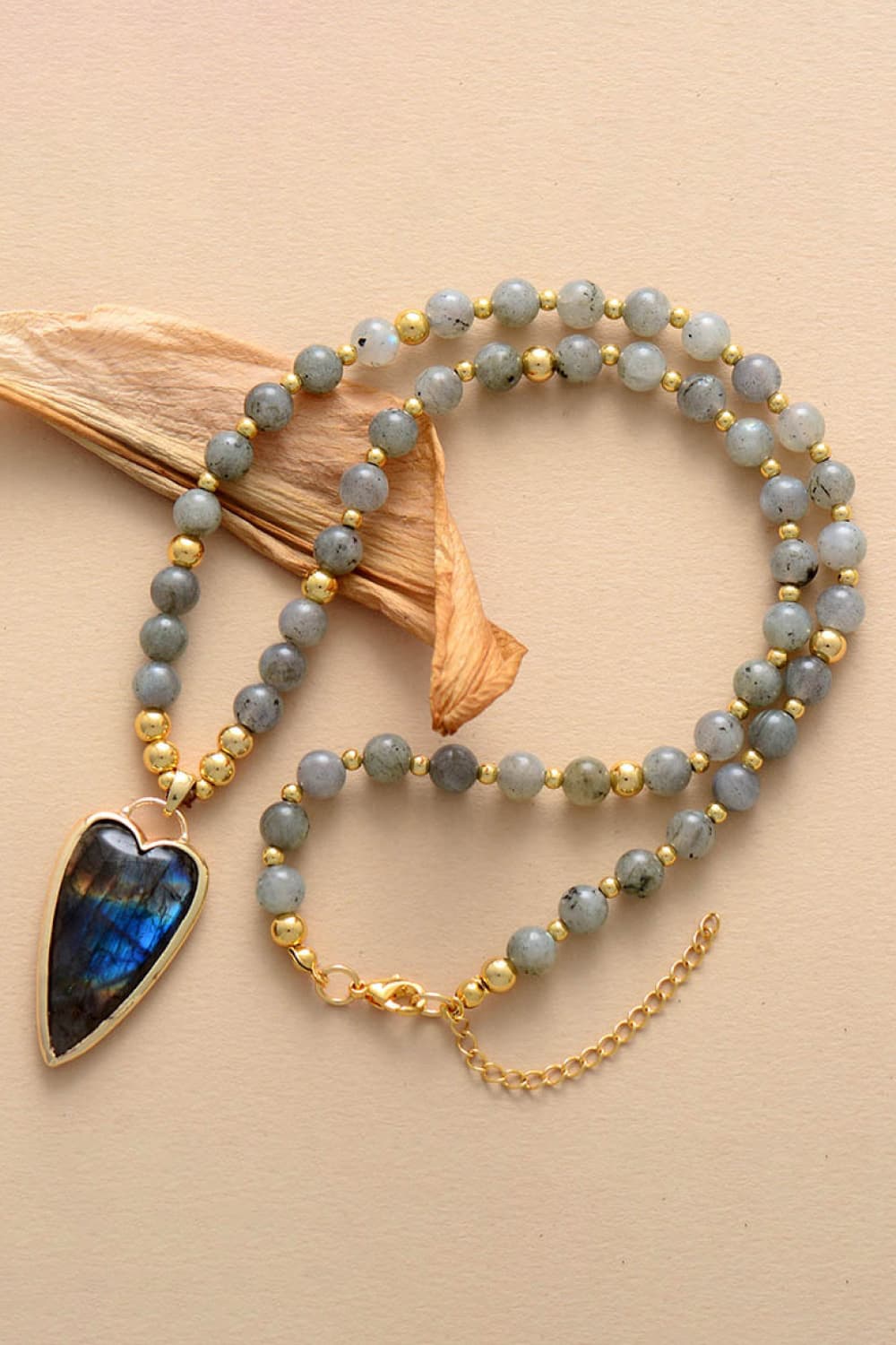 Natural  trendy Stone Pendant Beaded Necklace