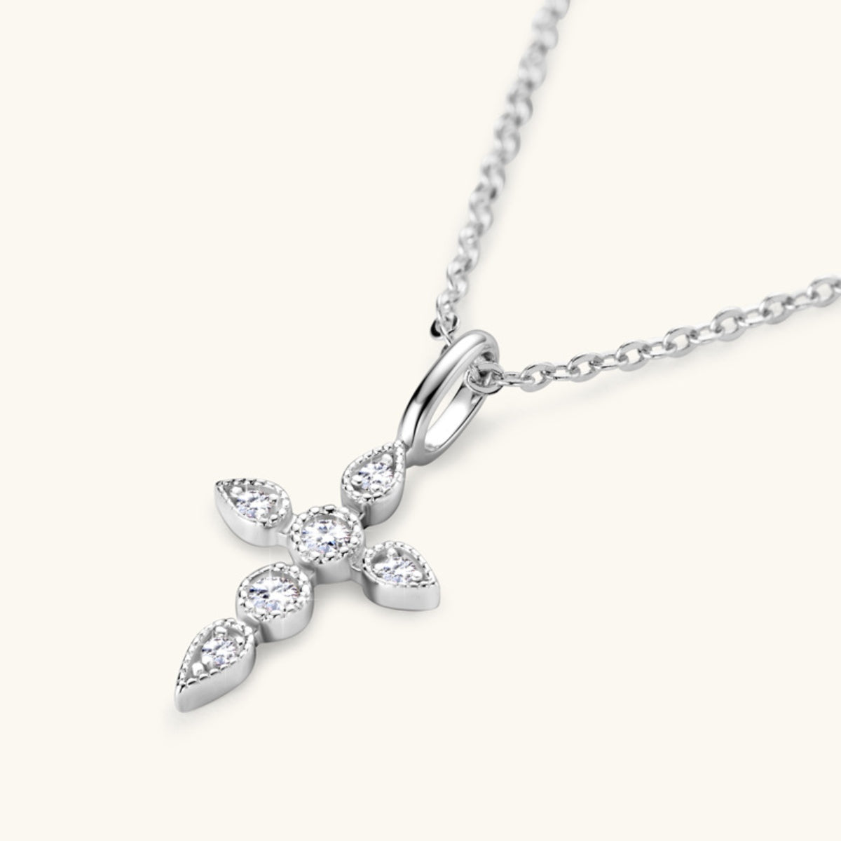 925 Sterling Silver Moissanite Cross Pendant Necklace elegants