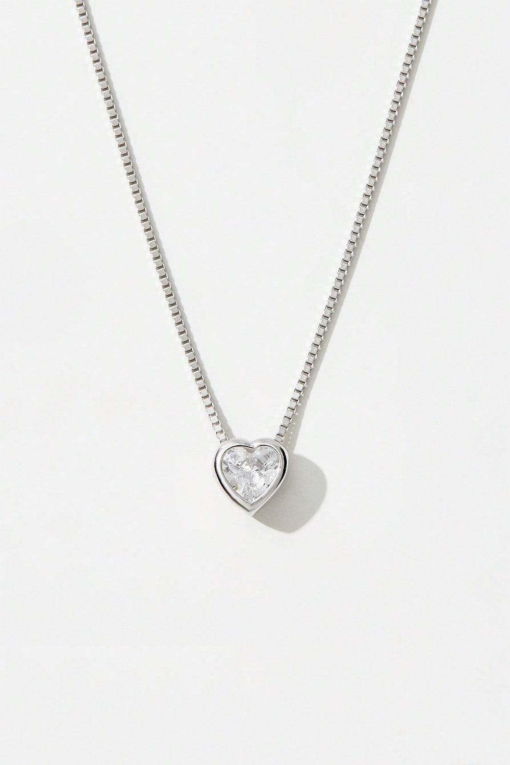 925 Sterling Silver Inlaid Zircon Heart Pendant Necklace elegants