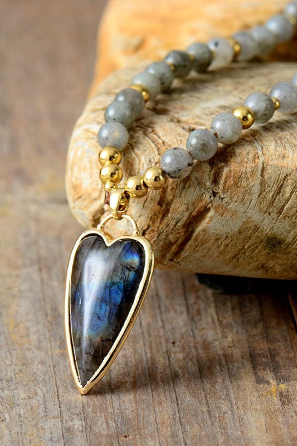 Natural  trendy Stone Pendant Beaded Necklace