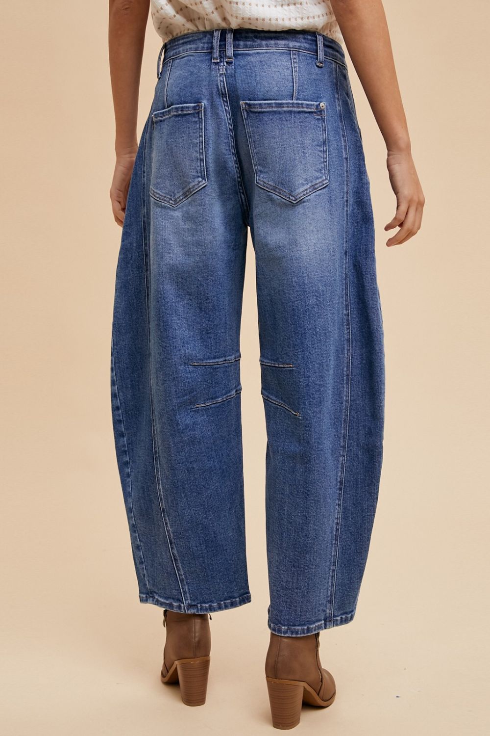 Annie Wear Mid Rise Barrel Leg Jeans with Pockets – Stylish Comfort for Every Day